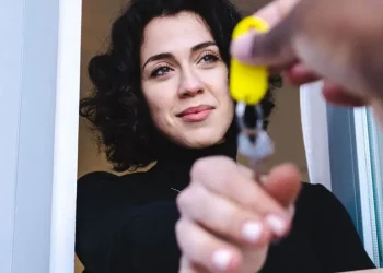 Dëbimet pa faj do të ndalohen në Angli nga maji