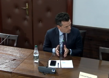 “Belinda Balluku, histori suksesi për vjedhje!”- Agron Shehaj ironizon zv.kryeministren: Tenderat i ndante në zyrën e saj