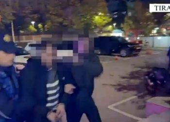 “21 mijë euro dhe të siguroj dokumentet amerikane”/ I dënuar me 6 vite burg, arrestohet 40-vjeçari