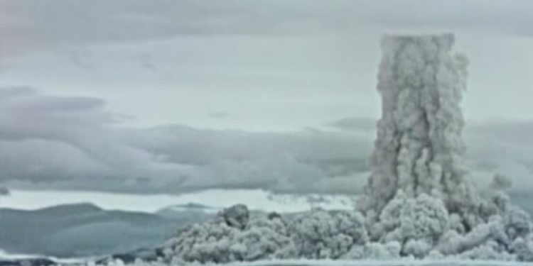 Analiza/ Çfarë nënkupton kërcënimi i Trumpit për testimet globale bërthamore