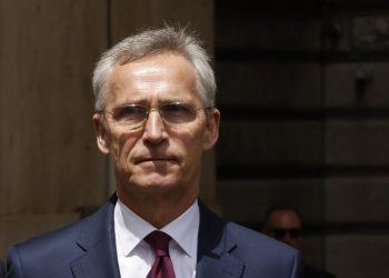 Rrëfehet Stoltenberg: Ja si i refuzova Zelenskyt vendosjen e zonës ndalim-fluturimi mbi Ukrainë në shkurt të 2022-it