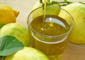 Vaj ulliri me limon për fuqi gjatë ditës