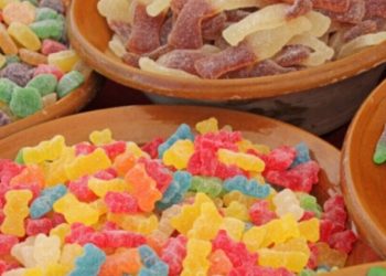 Dy vjet burg dhe dëbim për një shqiptar në Francë, vodhi 25 euro dhe disa karamele