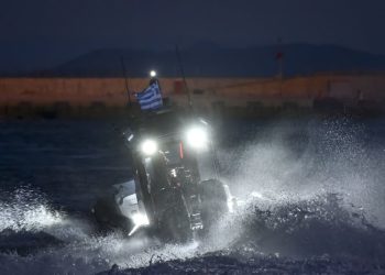 Tragjedi në brigjet greke/ Mbytet varka me emigrantë, disa të vdekur