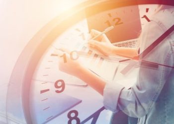 Raporti i OIT, sa orë në javë punojnë shqiptarët dhe krahasimi me vendet e tjera