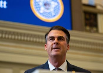 Guvernatori i Oklahomës fal të dënuarin me vdekje pak para injektimit