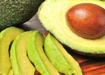 Nga tërshëra te avokado, njihuni me ushqimet që ndihmojnë në uljen e kolesterolit 