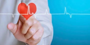 Arresti kardiak: Çfarë është, pse ndodh dhe pse minutat e para janë vendimtare 