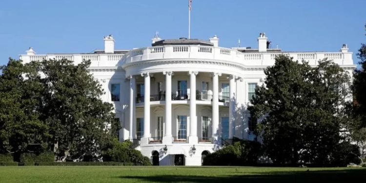 Dy ushtar të Gardës Kombëtare qëllohen me armë zjarri pranë Shtëpisë së Bardhë 