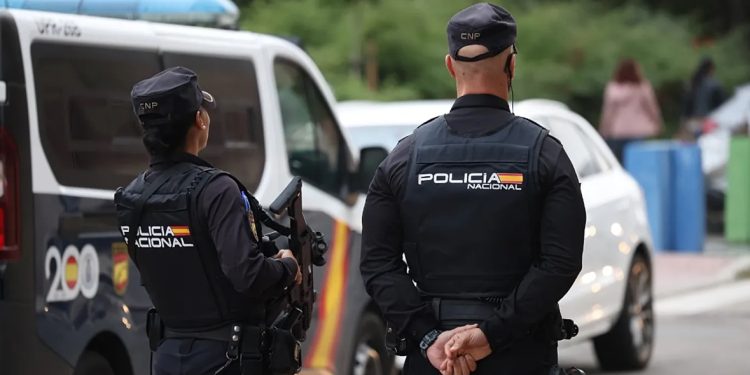 Në kërkim për lidhje me organizatë kriminale, policia spanjolle arreston dy persona