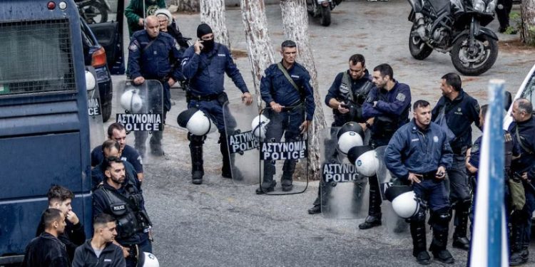 Dy të vdekur dhe disa të plagosur nga të shtënat me armë në ishullin grek të Kretës