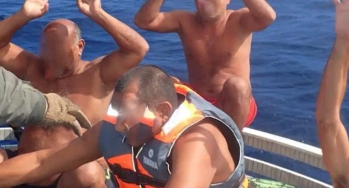 VIDEO/ Pamje dhe detaje nga sekuestrimi i narko-nëndetëses me 1.7 ton kokainë