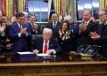 Trump nënshkruan projektligjin e shpenzimeve për t’i dhënë fund mbylljes më të gjatë në historinë e SHBA-së