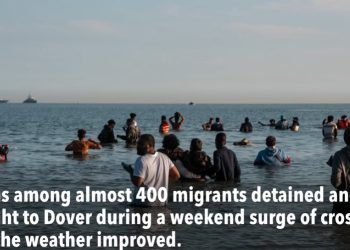 Gjigandi francez i veshjeve sportive fiton shumë duke shitur jelekë shpëtimi për emigrantët e paligjshëm që përpiqen të kalojnë Kanalin