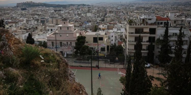 Fitch rrit vlerësimin e Greqisë për shkak të një pozicioni të fortë fiskal