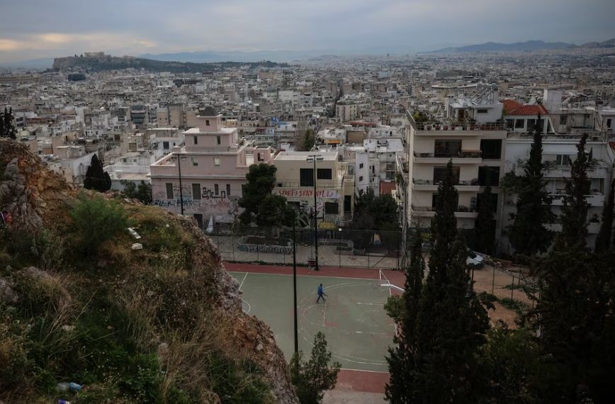 Fitch rrit vlerësimin e Greqisë për shkak të një pozicioni të fortë fiskal