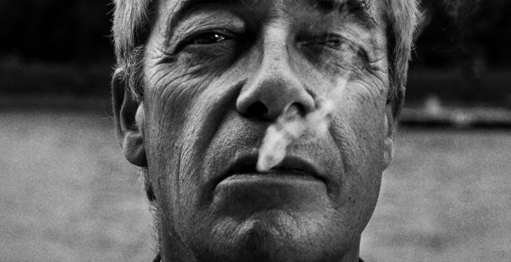 ‘Thellësisht tronditëse’: Nigel Farage përballet me akuza të reja për racizëm dhe antisemitizëm në shkollë