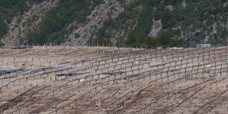 Nga minierat te fabrikat diellore: Projektet kineze përballen me pengesa të rralla ligjore në Ballkan