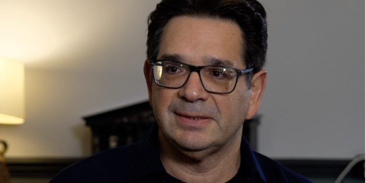 Mohimet e racizmit nga Farage janë të pandershme, thotë ish-shoku i klasës