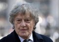 ‘Një nga shkrimtarët tanë më të mëdhenj’: ~Mbreti Charls drejton homazhet për Sir Tom Stoppard