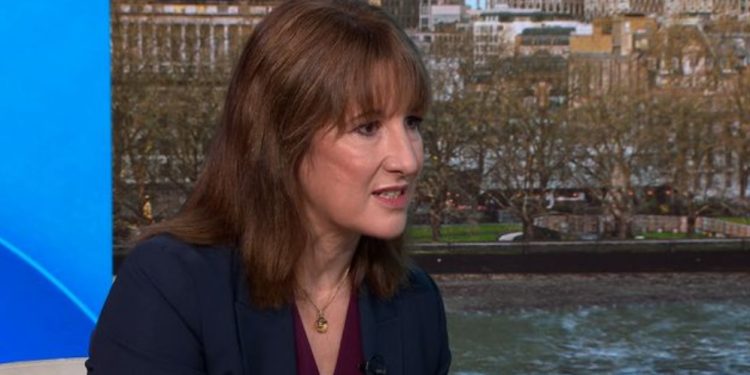 ‘Sigurisht që nuk’ gënjeva për parashikimet e buxhetit, thotë kancelarja për Sky News – ndërsa Badenoch i bën thirrje asaj të japë dorëheqjen