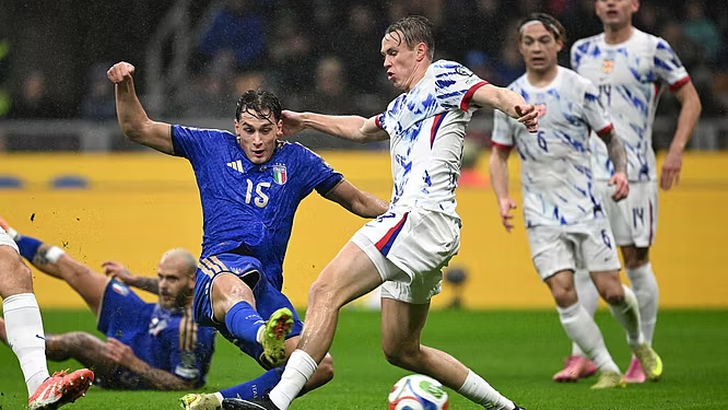 Norvegjia e pamëshirshme, Italia shembet dhe mendon për play off-in