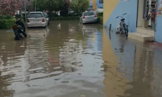 Reshjet në Lezhë, përmbytje në disa lagje, probleme dhe me energjinë elektrike