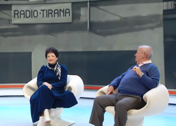 87-vjetori i Radio Tiranës, historia e valëve që formësuan median shqiptare. Shanto dhe Ruvina rrëfejnë magjinë e mikrofonit