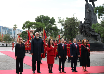 113-vjetori i Pavarësisë, krerët e shtetit në ceremoninë zyrtare të ngritjes së flamurit në Vlorë