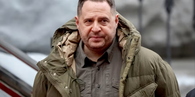 Policia antikorrupsion e Ukrainës bastis shtëpinë e këshilltarit kryesor të Zelenskyt