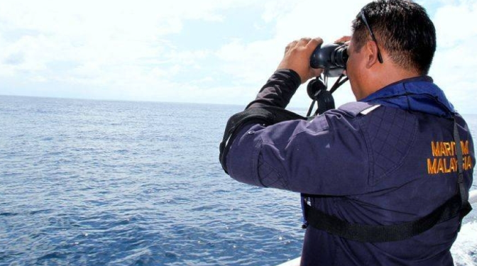 Mbytet anija me 300 emigrantë në Oqeanin Indian, shpëtojnë 10 persona. Dhjetëra të tjerë rezultojnë të zhdukur