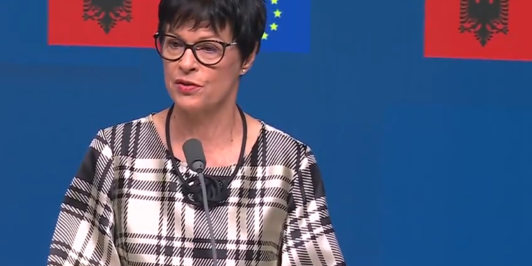 Marta Kos kundër sulmeve të Berishës ndaj ambasadorit të BE-së: Barazia gjinore dhe mosdiskriminimi janë pjesë integrale e ligjit të BE-së