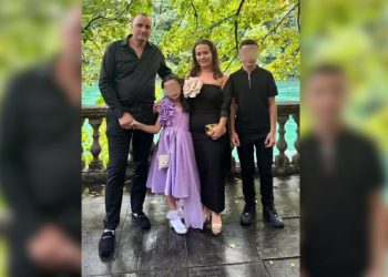 “Fëmijët janë në gjendje shoku”/ Gruaja e 42-vjeçarit të vrarë në Berat rrëzon versionin e vrasjes për pagesën