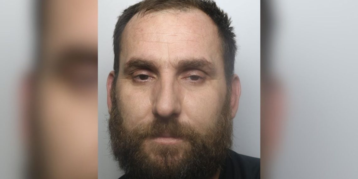 Polici anglez nuhati erën e kanabisit, i zbuloi 500 rrënjë “jeshile” shqiptarit, dënohet me 1 vit burg