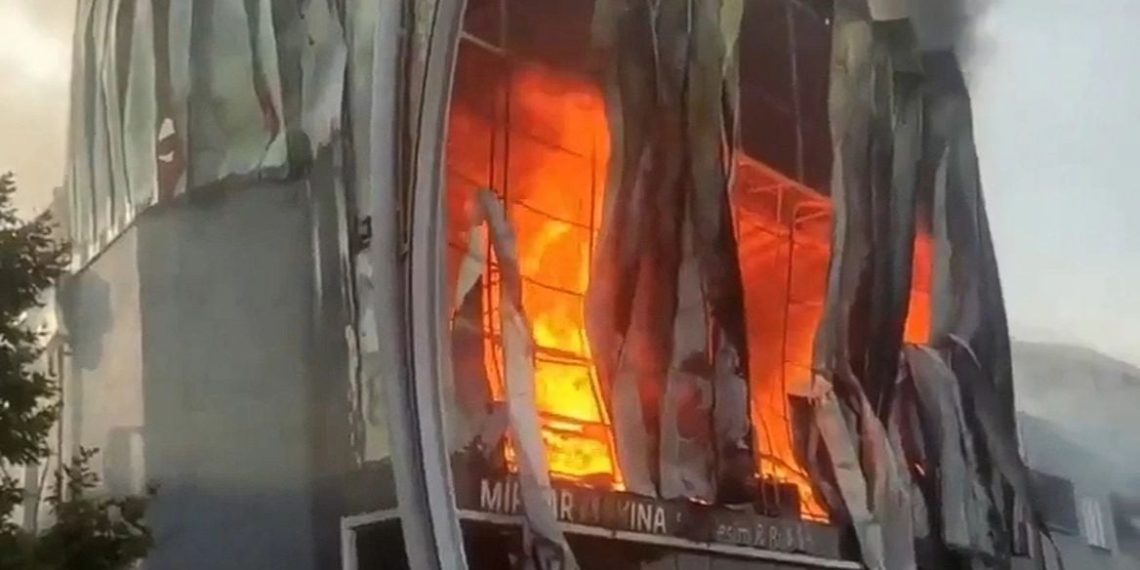 Përfshihet nga flakët një depo parfumesh në Turqi, humbin jetën 6 persona, plagosën 2 të tjerë