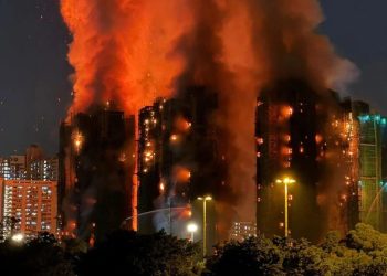 Përfshihet nga flakët gradaçela në Hong Kong, të paktën 13 persona humbin jetën