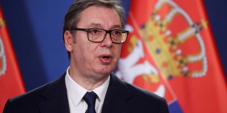 Njësoj si Millosheviçi dikur, Vuçiç merr kontrollin e ushtrisë dhe policisë në Serbi