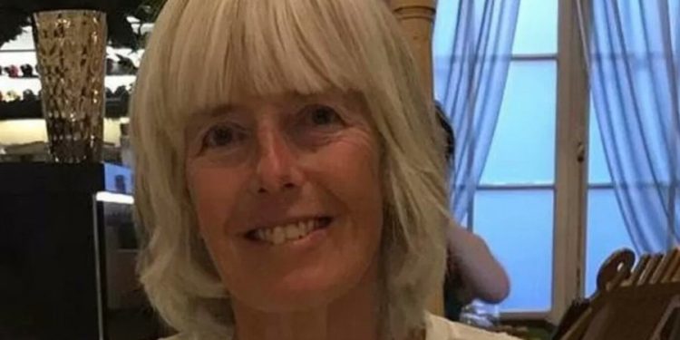 Krim brutal në Britani, 68-vjeçari vret ish-gruan e tij me 19 thika mbi varrin e djalit të tyre