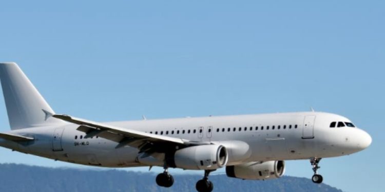 Kolaps ajror në Mbretërinë e Bashkuar/ Problemi në software sjell vonesa dhe ndërprerje fluturimesh