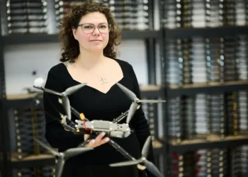 Nga luleshitës në prodhues dronësh: Si u bë arma kaq e përhapur