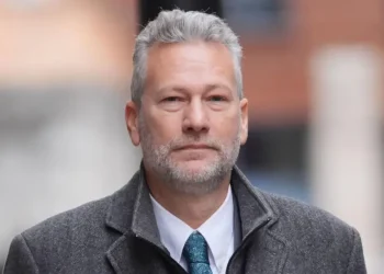 Si zbuluan mesazhet në WhatsApp ryshfetet pro-ruse të ish-politikanit të Reformës