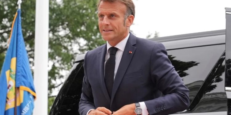 Presidenti francez: Zelensky mund të përmirësojë historikun e Ukrainës në luftën kundër korrupsionit