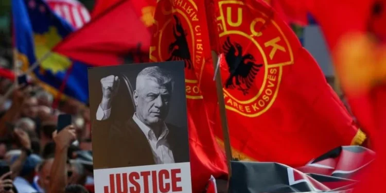 Dy rrëfime, një vendim: Si do të mbahet mend UÇK-ja?