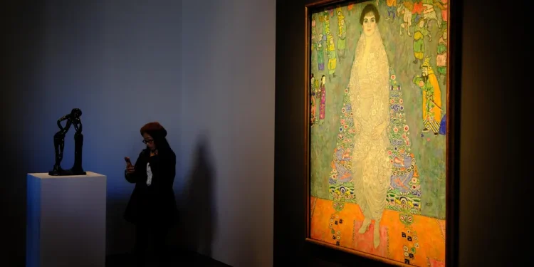 Gustav Klimt thyen rekordin botëror në ankand: “Portrait of Elisabeth Lederer” shitet për 236.4 milionë dollarë