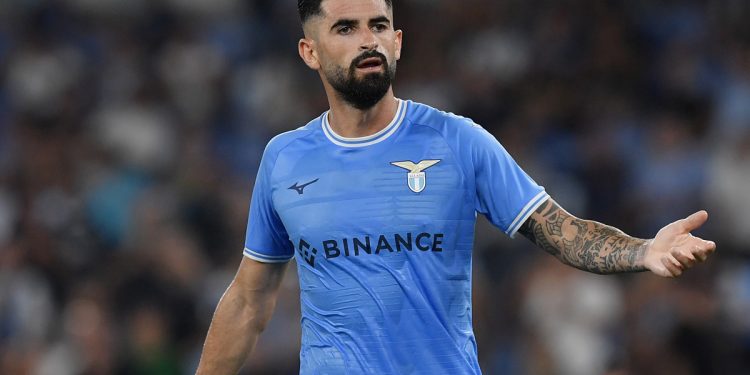 Lazio “tradhton” Hysajn, mbrojtësi shqiptar jashtë listës për ndeshjet e Serie A