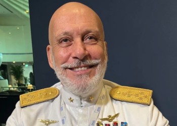 Admirali i NATO-s: Aleanca qëndron me Ukrainën deri ditën kur do të vendoset paqja