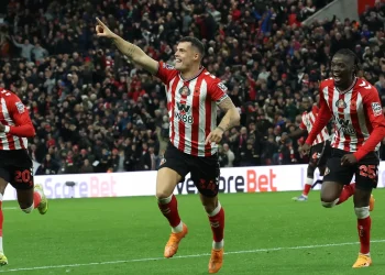 Legjenda angleze e cilëson Granit Xhakën si transferimin më të mirë të sezonit në Ligën Premier