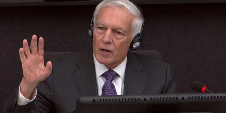 Çfarë tha Clark në ditën e parë të dëshmisë në Hagë?