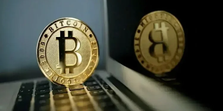 Bitcoin ‘fshin fitimet e vitit 2025’, bie nën 90,000 dollarë, për herë të parë në shtatë muaj