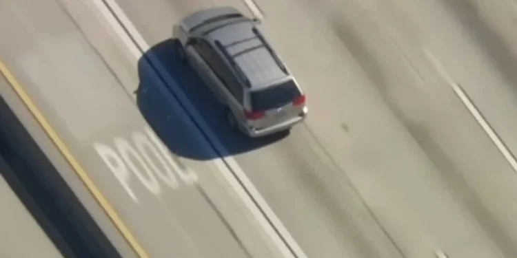 Një grua në SHBA vodhi veturën nga qendra e rehabilitimit, policia nuk mundi ta kapte deri në Meksikë